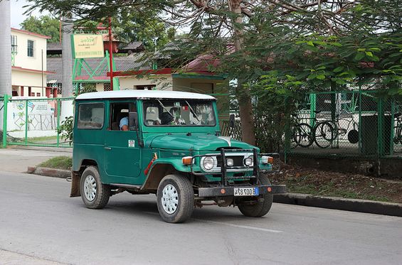 Discover Cuba in a jeep