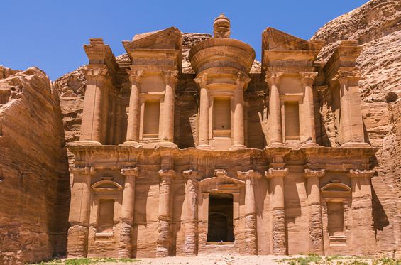 Discover Petra, the gem of the desert