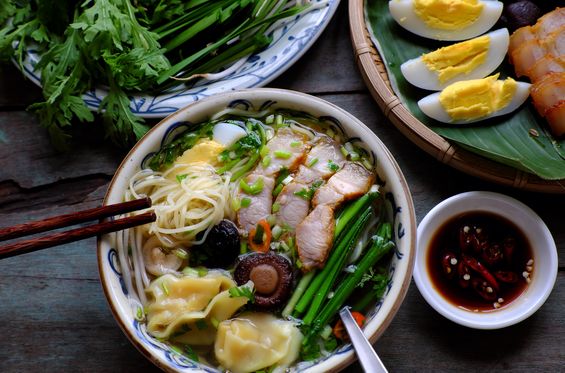 Take a Vietnamese cooking class