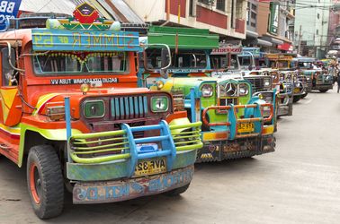 Taxi : Jeepneys !