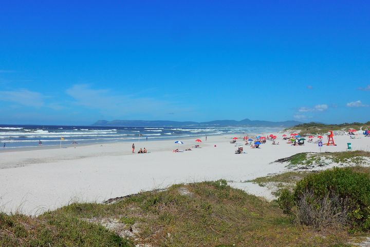 plage Grotto Beach